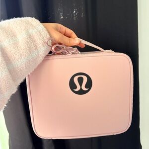 NWT Lululemon new crew lunch bag